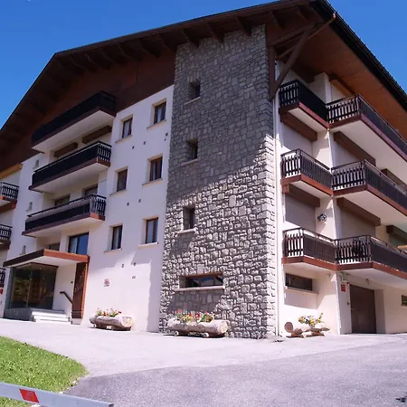 Appartement Renove 2 A Centre Avec Balcon - Fr-1-453-66 *